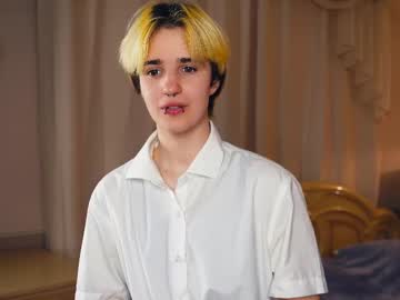 Oraheyer Chaturbate stream image from May 06, 2025