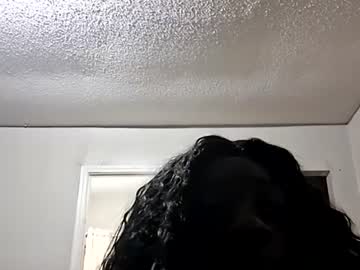 69hersheycisses Chaturbate stream image from May 06, 2025