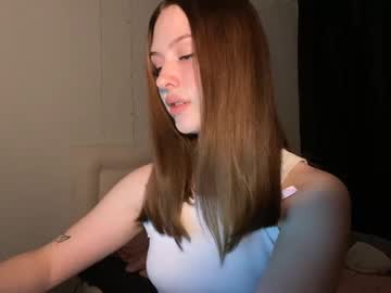 Heychloemw Chaturbate stream image from May 06, 2025