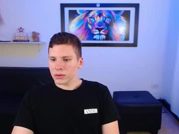 Liian18 Chaturbate stream image from May 06, 2025