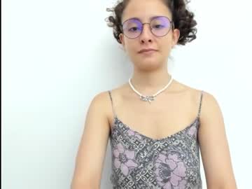 Emma_Belle02 Chaturbate stream image from May 06, 2025