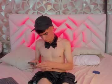 Stephen_Larkk Chaturbate stream image from May 07, 2025