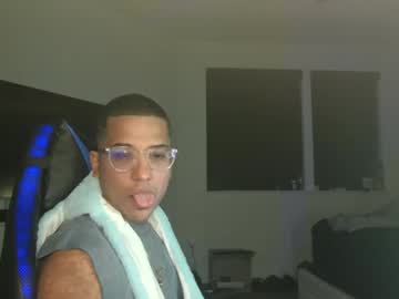 Amzeuss Chaturbate stream image from May 07, 2025