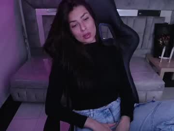 Gryisell_V Chaturbate stream image from May 07, 2025