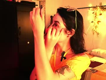Yulienne Chaturbate stream image from May 07, 2025