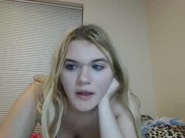 Kellyyy_1 Chaturbate stream image from May 07, 2025