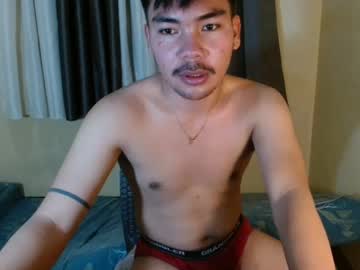 Urhot_Kharlxoxo Chaturbate stream image from May 07, 2025