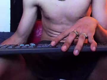 Sexycurlyguy Chaturbate stream image from May 07, 2025