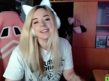 Henta1koi Chaturbate stream image from May 07, 2025
