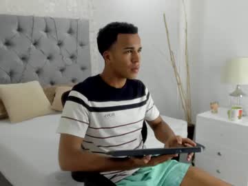 Axton_Vera Chaturbate stream image from May 07, 2025