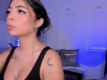 Courtney_Ruosse Chaturbate stream image from May 07, 2025