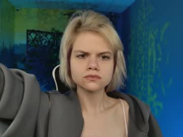 Elliemurler Chaturbate stream image from May 07, 2025