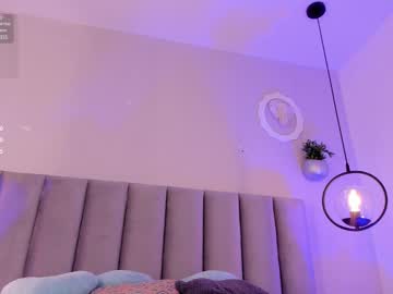 Emely_Deluxe Chaturbate stream image from May 07, 2025