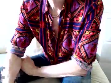 Wave3210 Chaturbate stream image from May 07, 2025