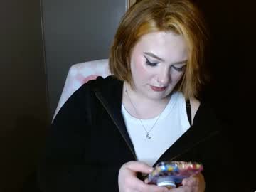 Erinlovebabe Chaturbate stream image from May 07, 2025
