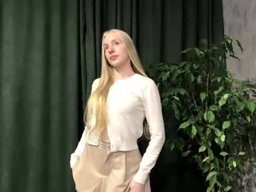 Uriyani Chaturbate stream image from May 07, 2025