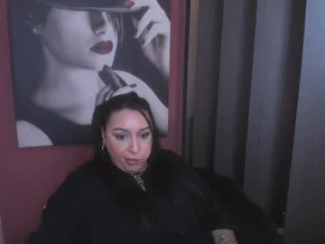 Raelledarkstar Chaturbate stream image from May 07, 2025