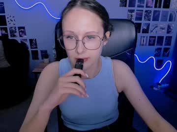 Mona_Cloud Chaturbate stream image from May 07, 2025