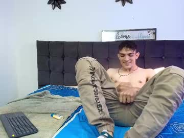 Keytwoo Chaturbate stream image from May 07, 2025
