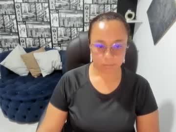 Milfginebra Chaturbate stream image from May 07, 2025