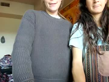 Sillygirlsxx Chaturbate stream image from May 08, 2025