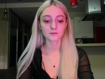 White_Liilly Chaturbate stream image from May 08, 2025