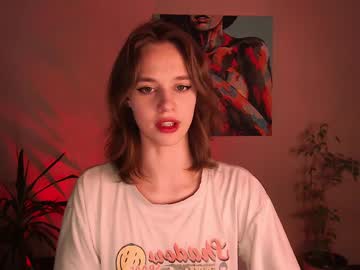 Lunaaa_Amour Chaturbate stream image from May 08, 2025