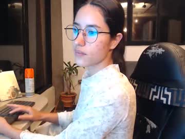 Alejandra_Viillegas Chaturbate stream image from May 08, 2025