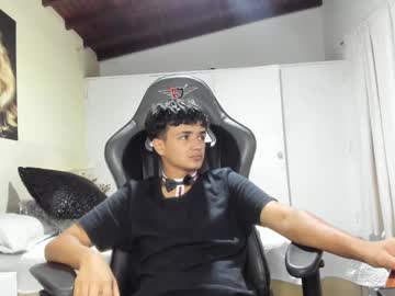 Andriuw_ Chaturbate stream image from May 08, 2025