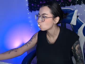 Niki_Foxy Chaturbate stream image from May 08, 2025