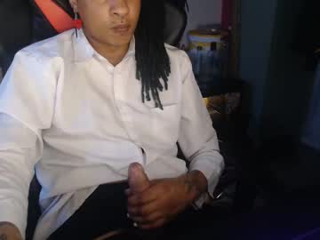 Oklol420 Chaturbate stream image from May 08, 2025