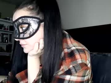 Bethreedme19 Chaturbate stream image from May 08, 2025