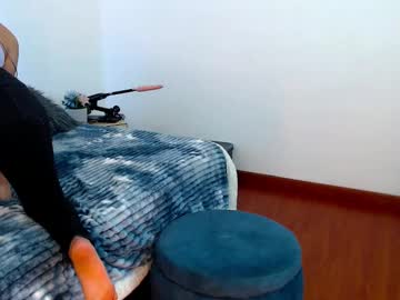Isa_Glowqs Chaturbate stream image from May 08, 2025