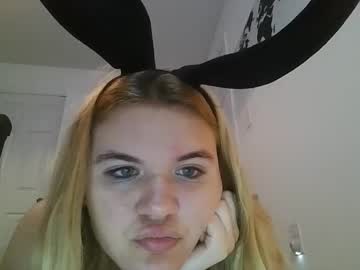 Kellyyy_1 Chaturbate stream image from May 08, 2025