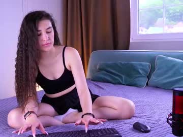Barbaralong Chaturbate stream image from May 08, 2025