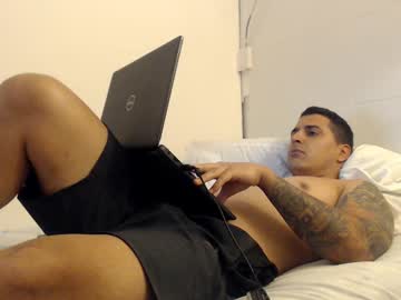 Joyzfedward Chaturbate stream image from May 08, 2025