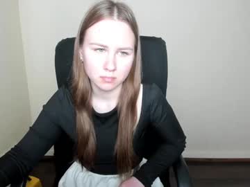 Lilykiiss Chaturbate stream image from May 08, 2025