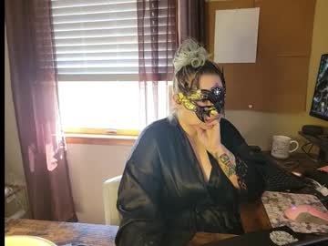 Hermajestyqueenr Chaturbate stream image from May 08, 2025
