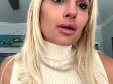 Dixiewreckedxoxo Chaturbate stream image from May 08, 2025