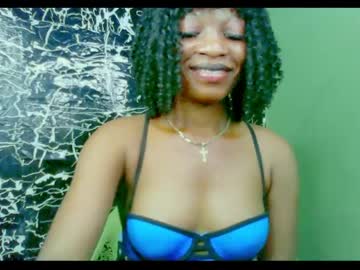 Ebony_Petitdrip Chaturbate stream image from May 08, 2025