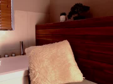 Labrinthteasing Chaturbate stream image from May 08, 2025