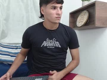 Alexxgrenn Chaturbate stream image from May 08, 2025