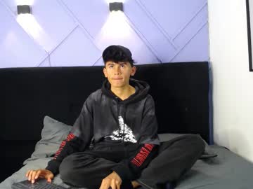 Oliver21zk Chaturbate stream image from May 08, 2025