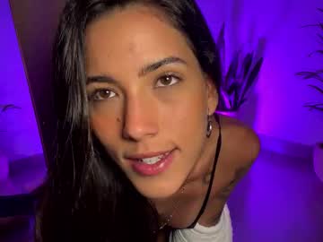 Jullyjuicy Chaturbate stream image from May 08, 2025