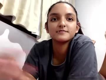 Ari_20_ Chaturbate stream image from May 08, 2025