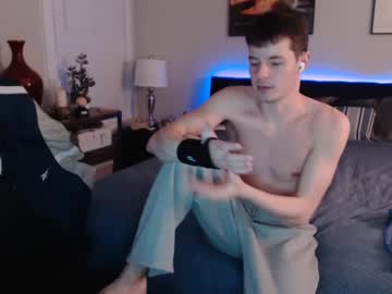 Ealexk Chaturbate stream image from May 09, 2025