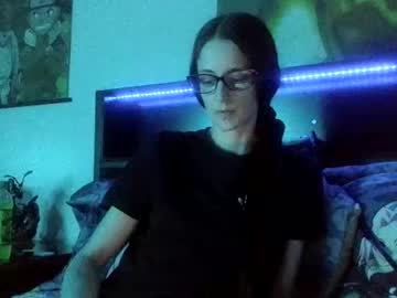 Mizzbonez Chaturbate stream image from May 09, 2025