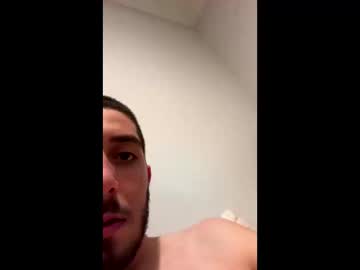 Andrew_2295 Chaturbate stream image from May 09, 2025