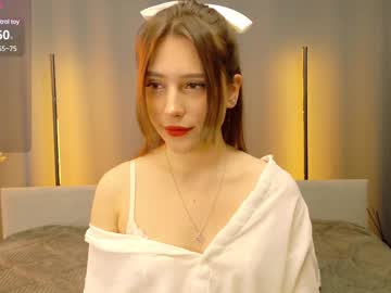Moonlitdiva Chaturbate stream image from May 09, 2025