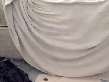 Yuhniblue Chaturbate stream image from May 09, 2025